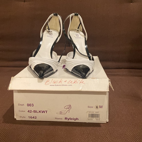 Bakers Black and White Women's Heels - Picture 5 of 5